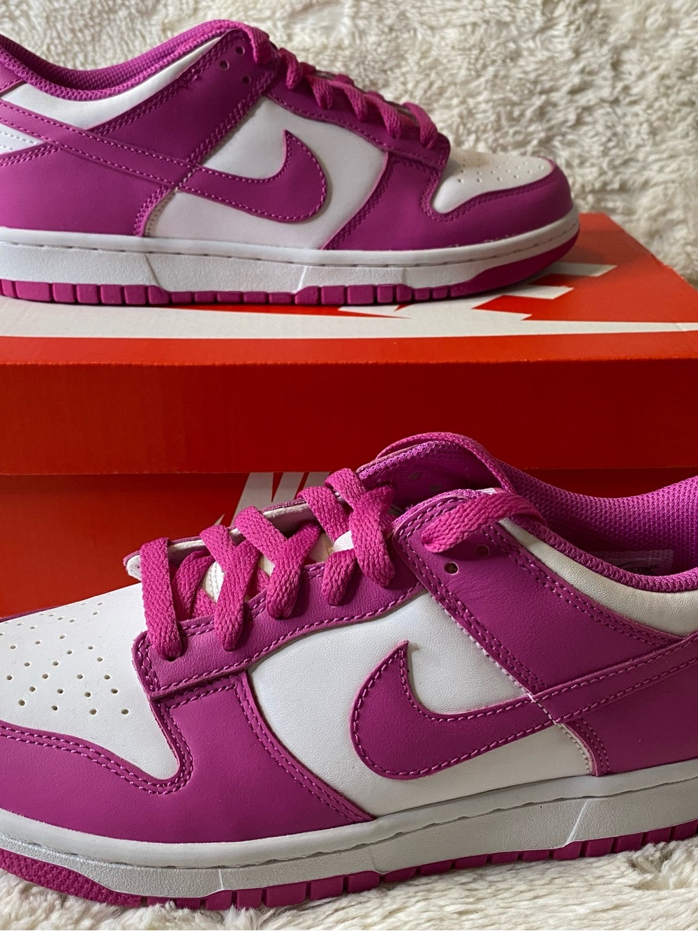 Nike Kids Pink and White Low-Top Sneakers with Swoosh or 8.5 women’s